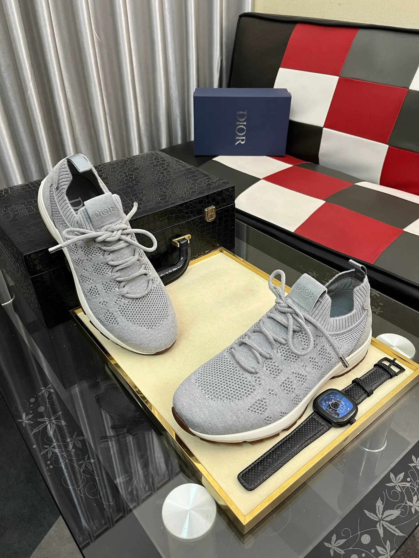 Men's shoes 💰: 400⌚️⌚️2025 new Dior fly-knit breathable casual men's shoes are on the market, original order, impeccable, the upper is made of imported fly-knit, and the original outsole is made one to one quarter. It is super comfortable on the feet. It is a must-buy pair of shoes. Available in sizes 38-446️⃣